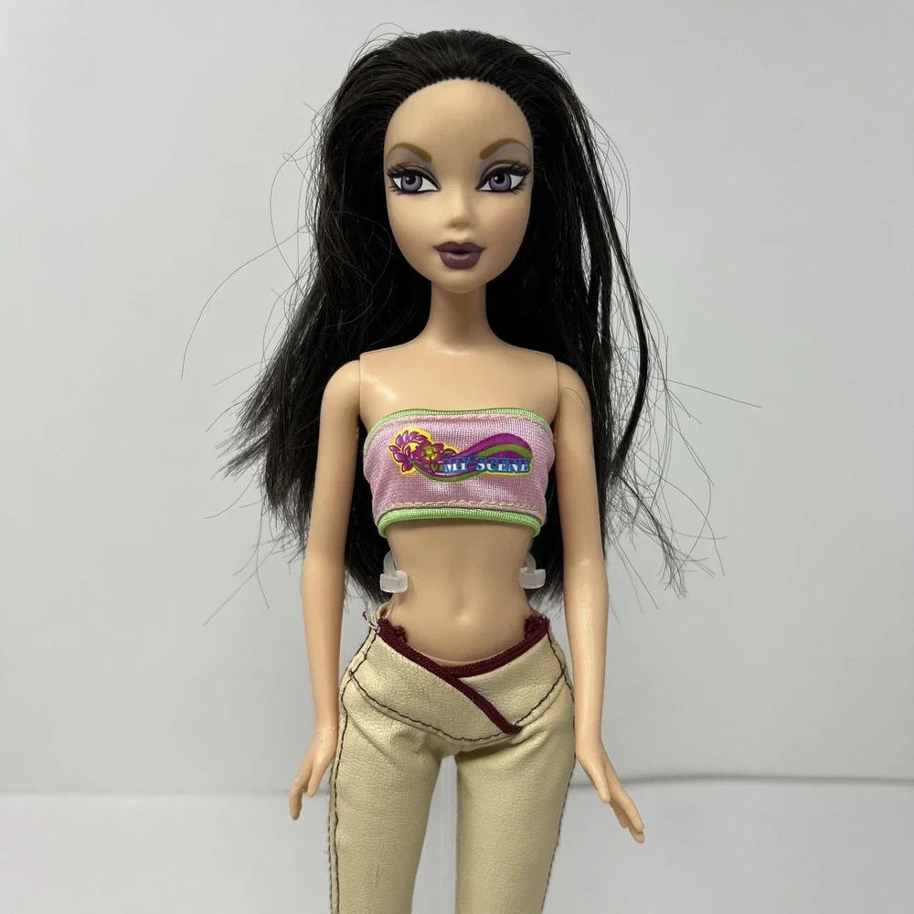 Barbie My Scene Nolee Doll Hanging Out Trendy Teen Fashion Collectible Gift